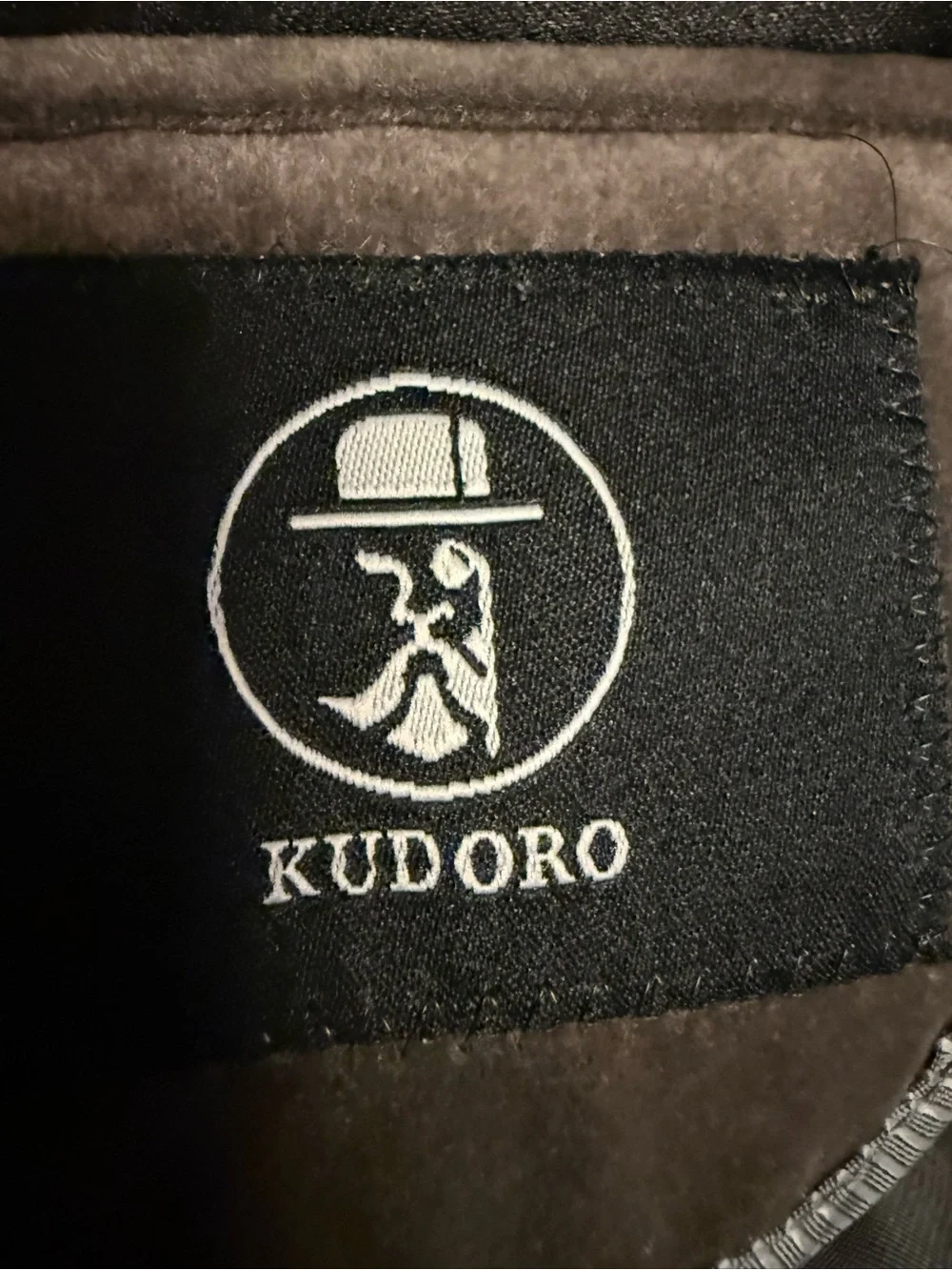 Kudoro Men's Velvet Tuxedo Blazer Jacket Gray Size Large Peak Lapel Holiday Prom